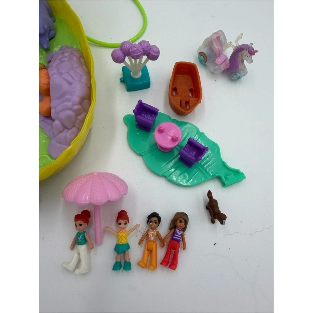 Polly Pocket Tropical Playset with Pineapple Hut & Mini Dolls‎